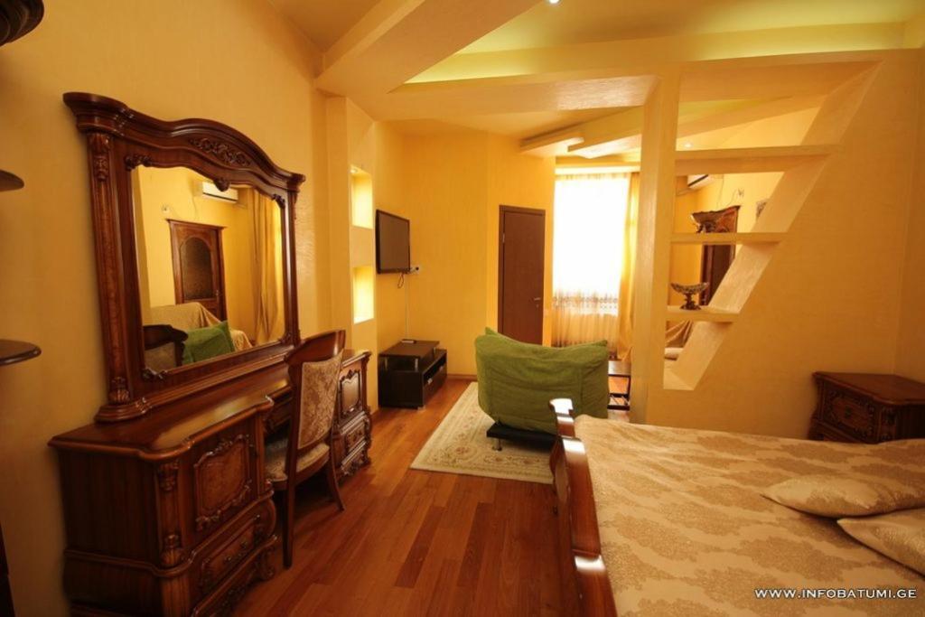 Hotel Black Sea House Batumi Exteriör bild