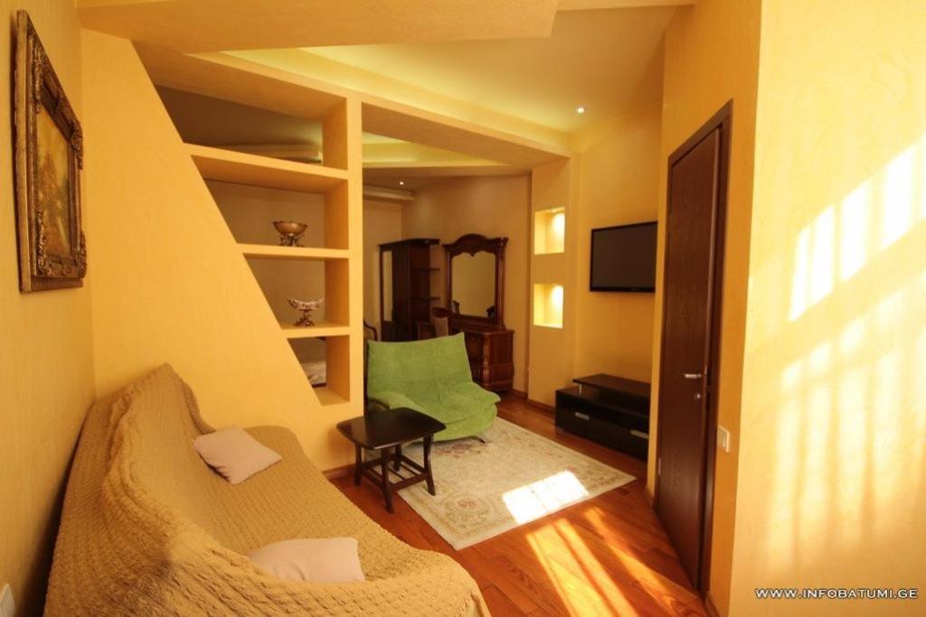 Hotel Black Sea House Batumi Exteriör bild
