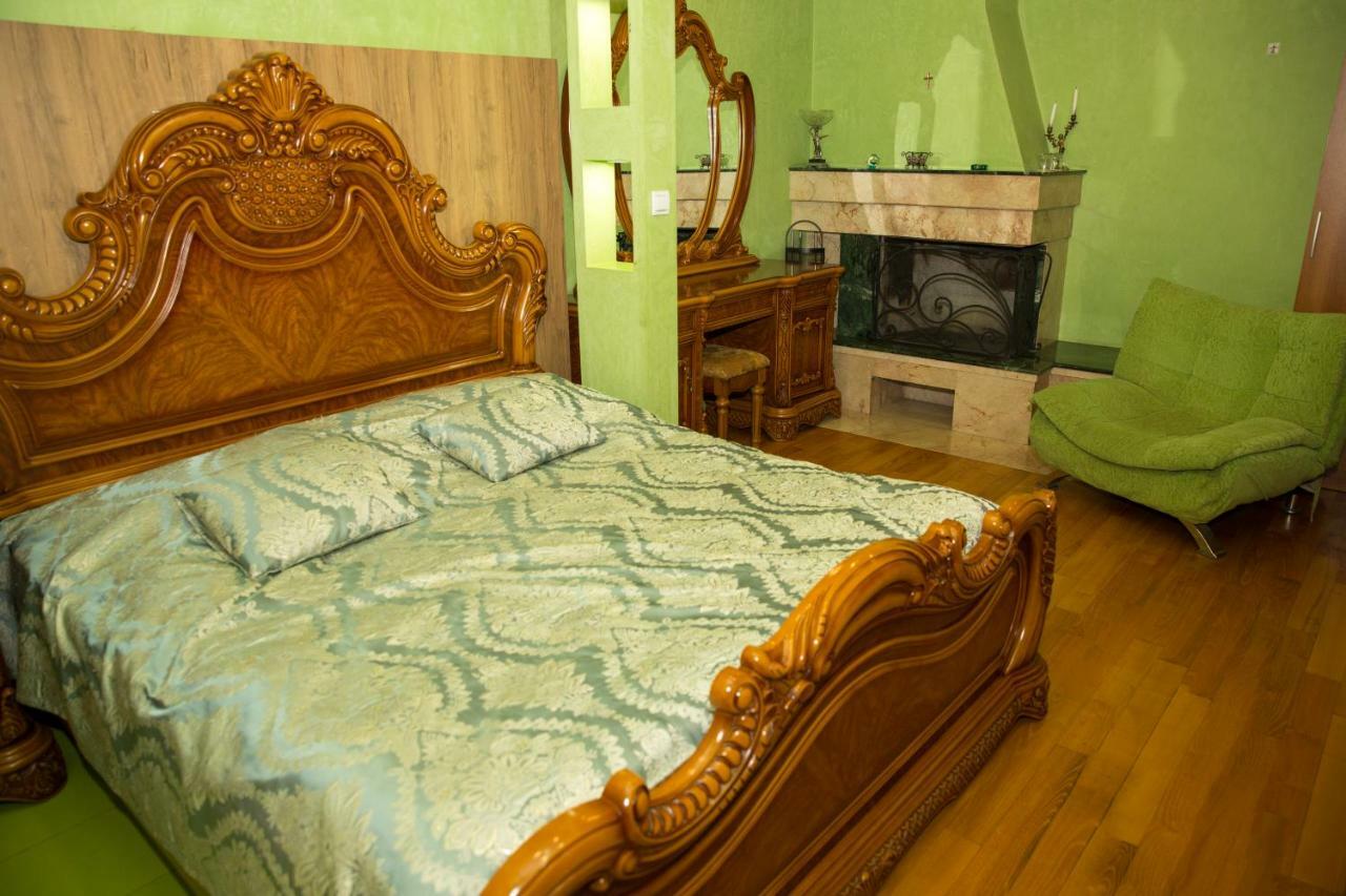 Hotel Black Sea House Batumi Exteriör bild